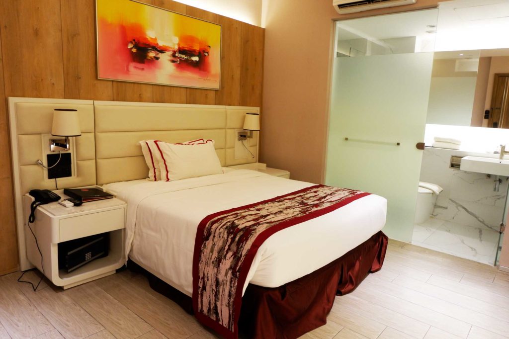 Red Hotel Cubao Room